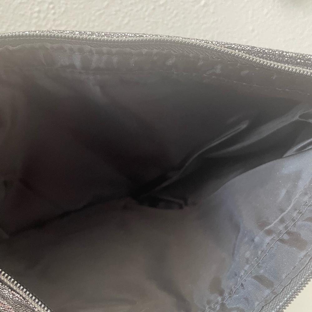 VICTORIA’S SECRET Silver Sparkly Cosmetic Bag - Picture 7 of 8